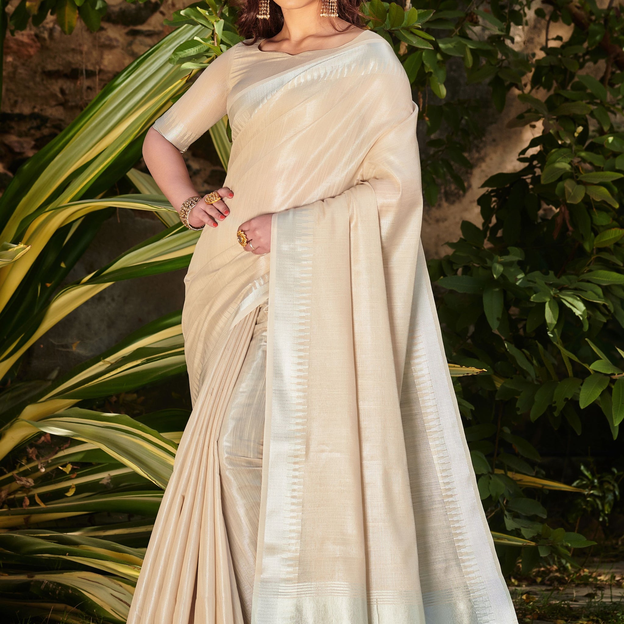 Cream Jacquard Woven Tissue Linen Saree