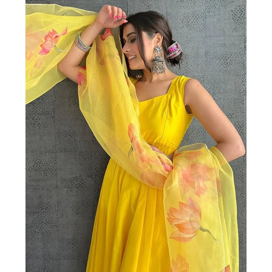 Exclusive Yellow Maska  Plain Salwar Suit With Organza Dupatta